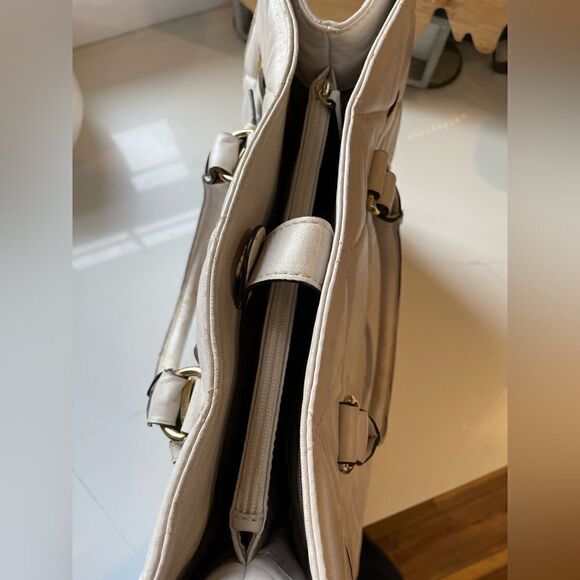 Michael Kors Hamilton Quilted Cream Gold Hardware Handles & Strap Tote Purse - Picture 3 of 13